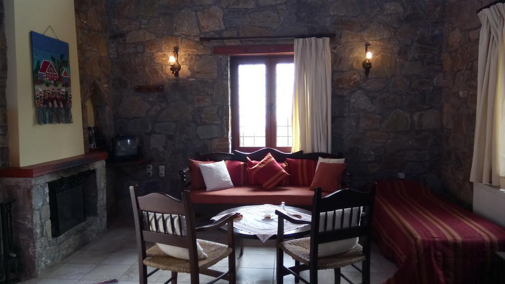 Arodamos Guesthouse Krousonas  Ngoại thất bức ảnh