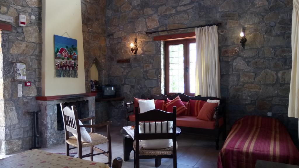 Arodamos Guesthouse Krousonas  Ngoại thất bức ảnh